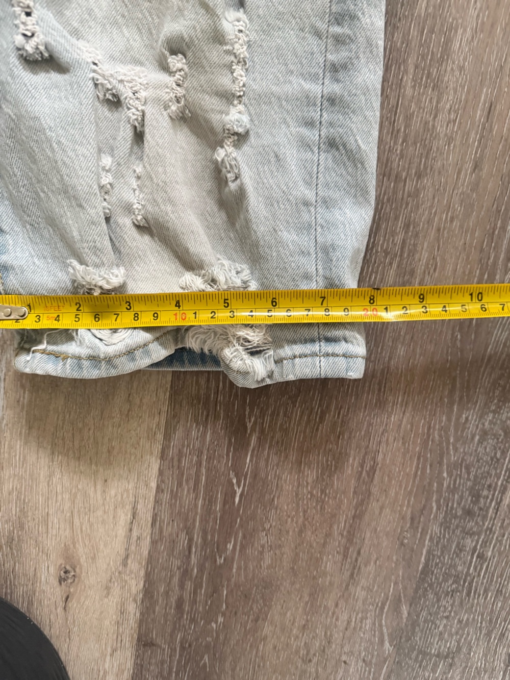 Levi’s Light Wash Distressed Men's Denim Shorts - Picture 3 of 4